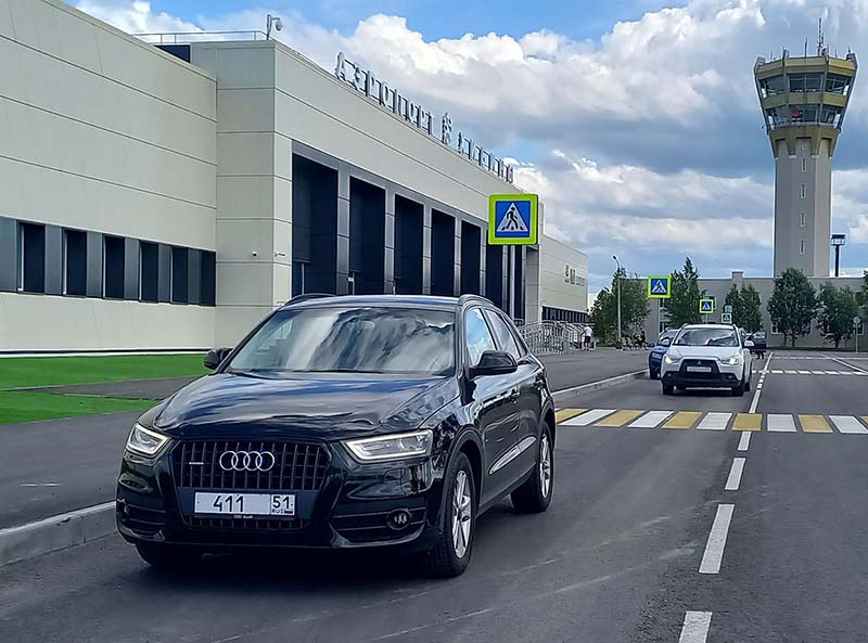 Автомобиль Audi Q3
